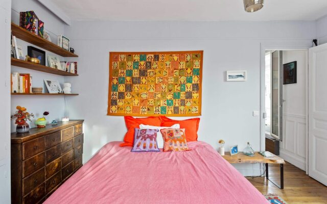 Spacious and Bright Duplex Located in the 19th