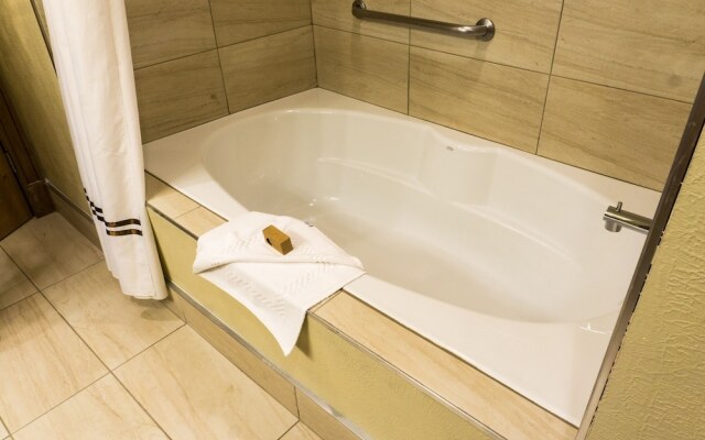 Newly updated in Canyons Village Next to Slopes by RedAwning