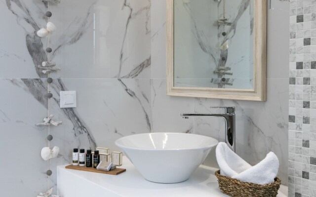 White Pearls Luxury Suites - Adults Only