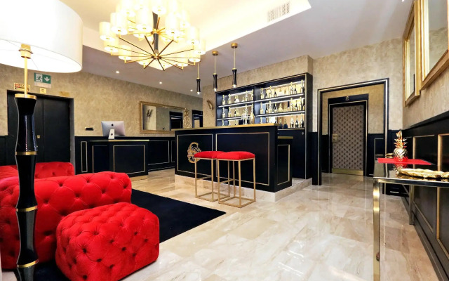 Spanish Diamond Luxury Suites & Jacuzzi