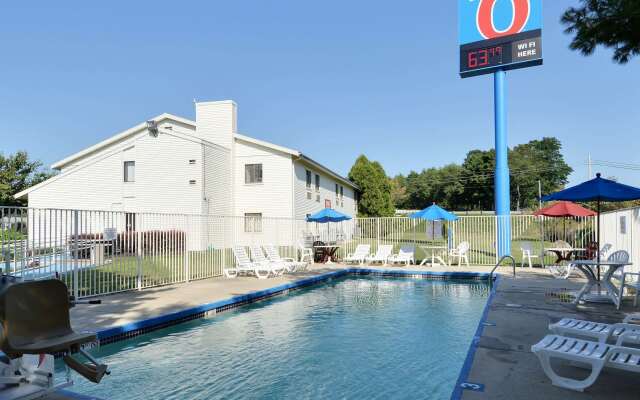 Motel 6 Nashua, NH - North