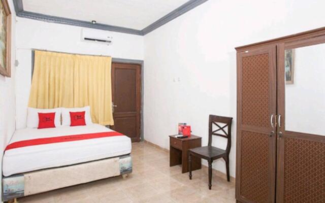 RedDoorz near Mall Ciputra World Surabaya