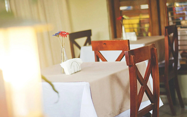 Via Emilia Bed and Breakfast Restaurante