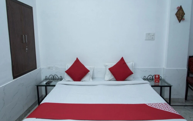 The Girdhar Niwas By OYO Rooms