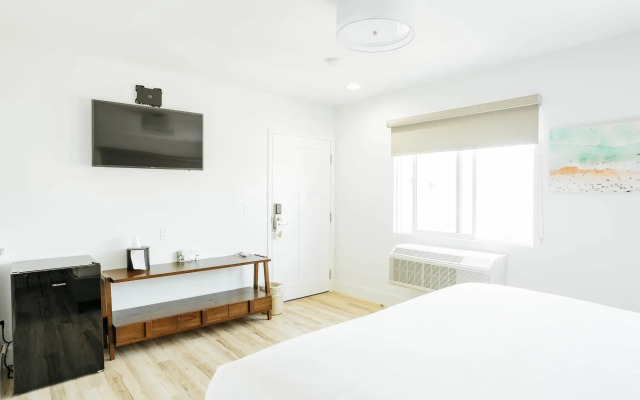 The Belmont Shore Inn