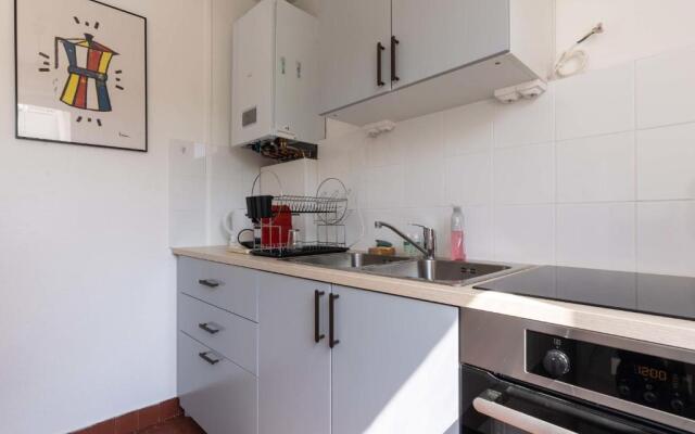 Bright 70m Cosy Near the Beach