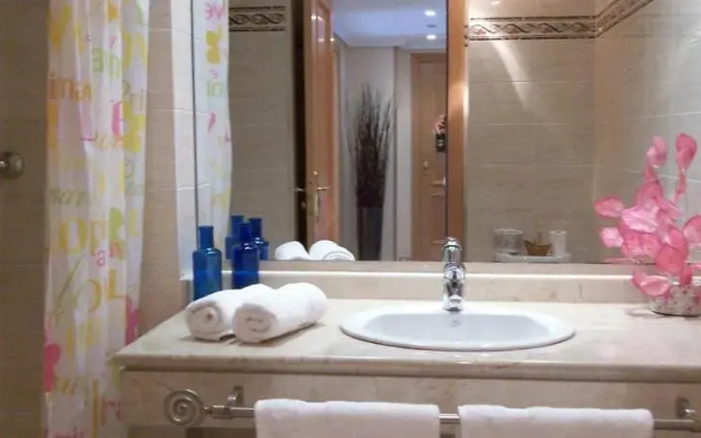 Fantastic Seaview Penthouse in luxury complex