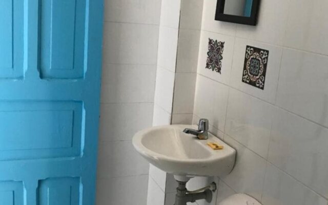 Hostal 1811 - Hostel