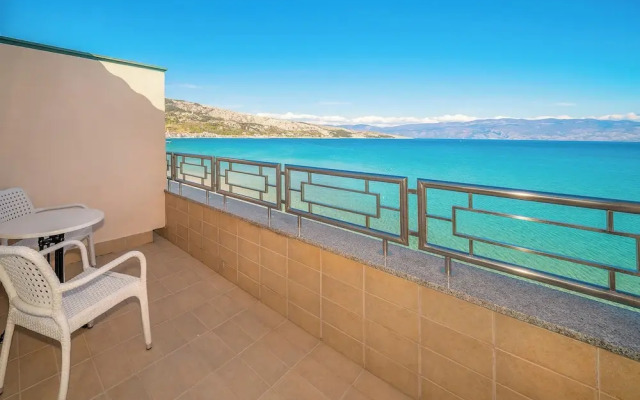 Hotel Dobrovit