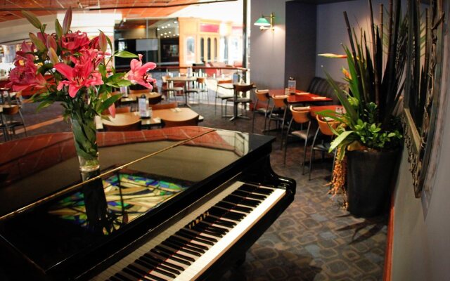 Nightcap at Matthew Flinders Hotel
