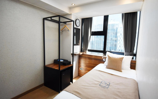 57 Myeongdong Hostel