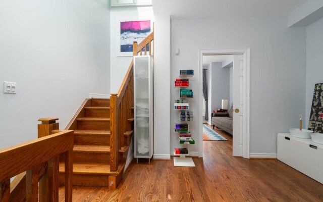 3 Bedroom 2 Bath Large Patio and CN View