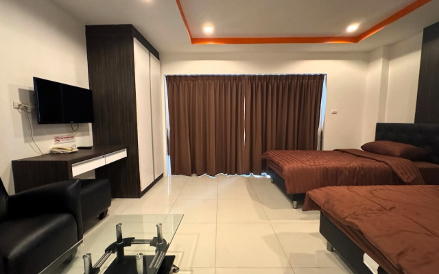 Pool-view Studio With Balcony - New Nordic VIP 4, Pratumnak