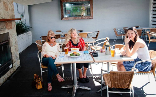 Seabreeze Beach Hotel