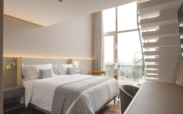 Suryaa Hotel Pinhais, Curio Collection by Hilton