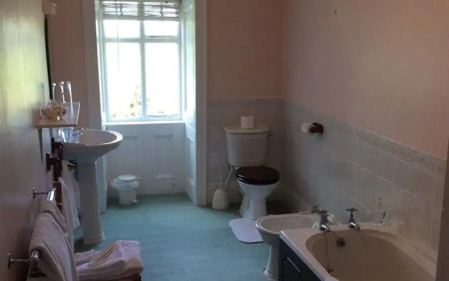 Newburgh House Bed & Breakfast