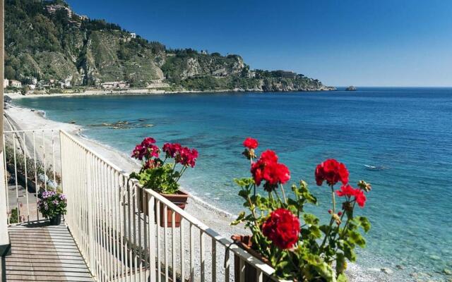 Taormina Stationhouse