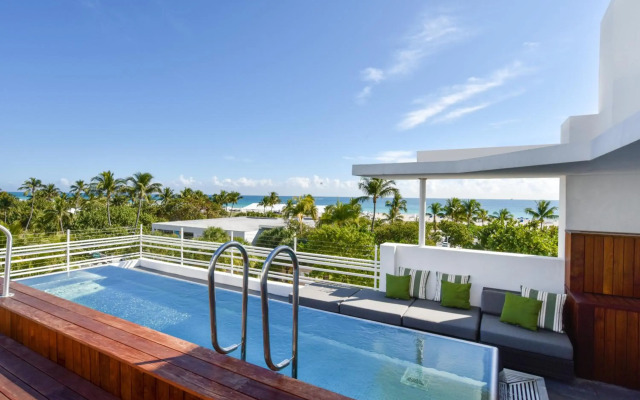 Hotel Breakwater South Beach