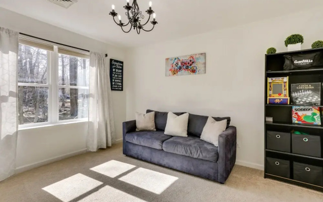 Pet-friendly Pocono Vacation Rental w/ Lake Access