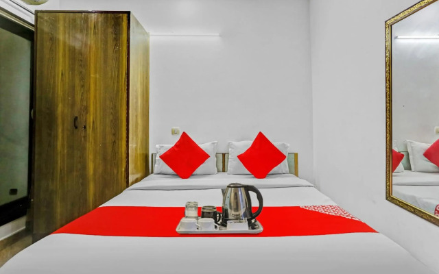 OYO Flagship 70300 Premium Inn