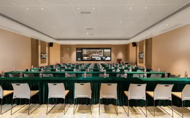 Vienna International Hotel (Dongguan Zhangmutou Government Square)