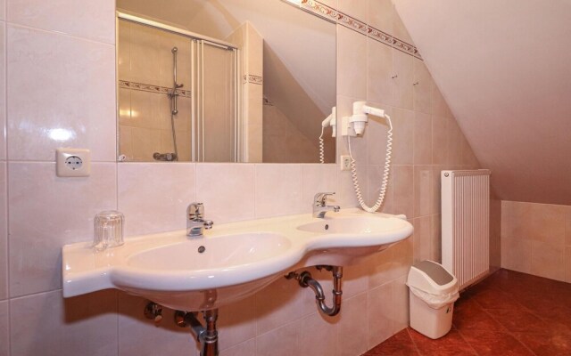 Awesome Apartment in Mauternhof With 2 Bedrooms and Sauna