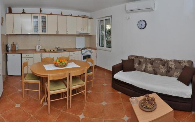 Apartments Miana