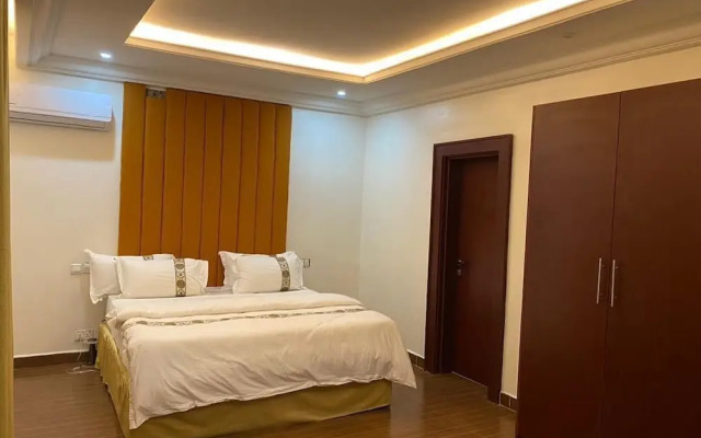 City Cruz Hotel
