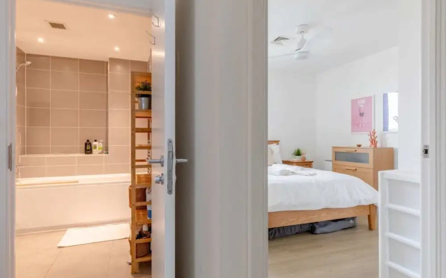 Funky 1BD High-rise Flat W/city Views, Angel!