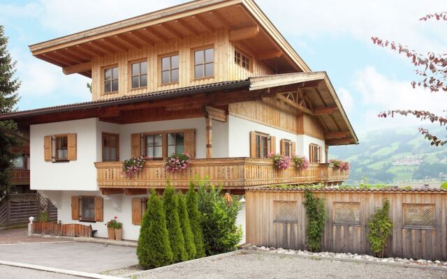 Luxurious Apartment in Fügen Near Ski Area