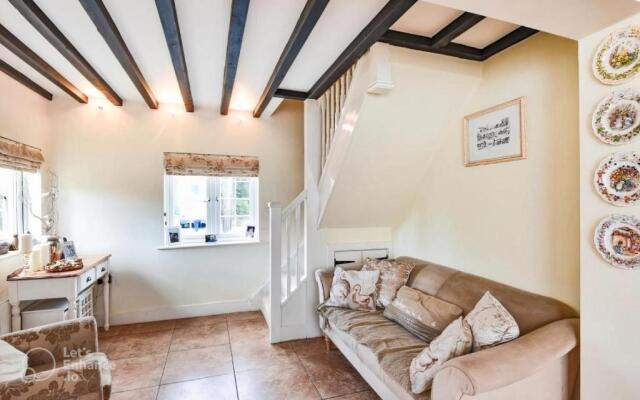 Private Bedrooms in Quaint Oxfordshire Village Cottage