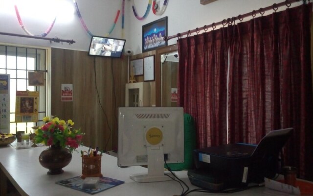 Haleemas Residency