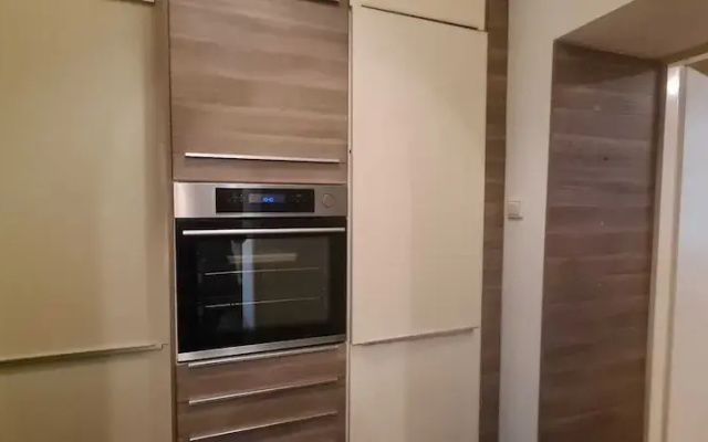 Elegant 2BR Prime Central Location