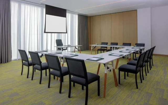 Staybridge Suites Dubai Business Bay - Hotel in ดูไบ - Photo 4