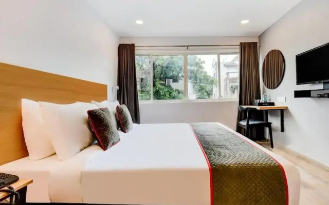 SwagStay Hotel Century