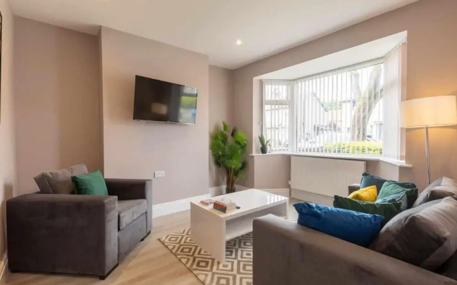 Buckingham House - Spacious 3-bedroom
