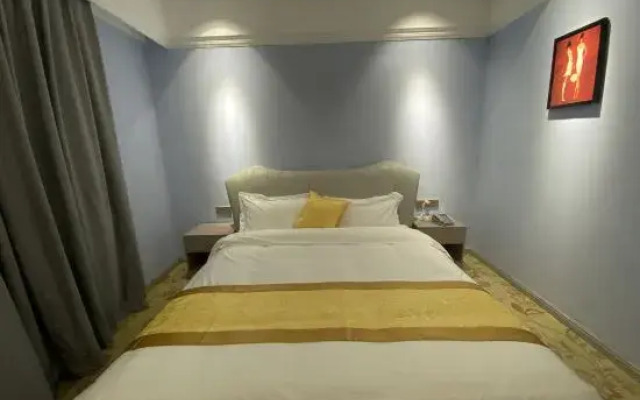 Huazhou Diqiao Theme Apartment