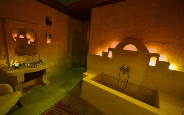 Blue Valley Cave Hotel