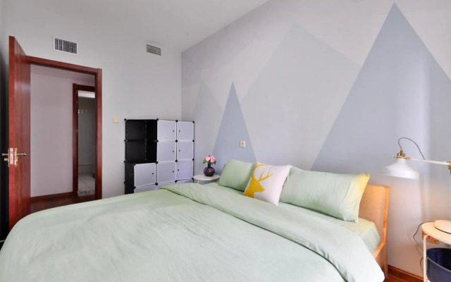 Locals Apartment House 90