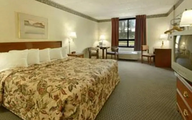 Days Inn Hotel & Conference Center - Meadville