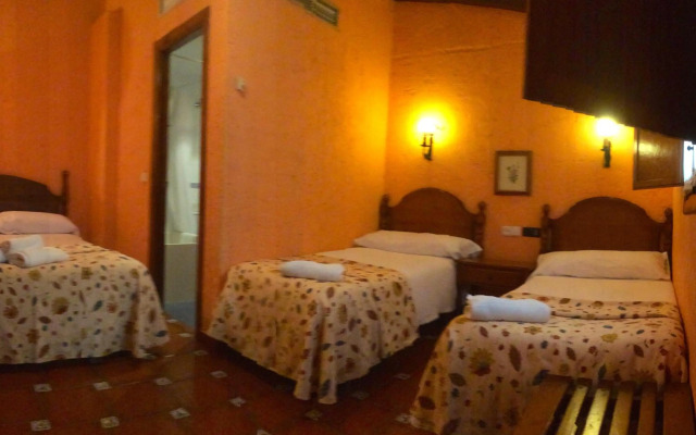 Hermanos Macías Hotel