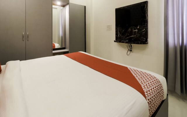 OYO 28722 The Prince Hotel