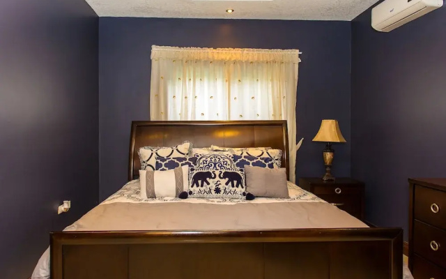 Kingston Luxury Family Retreat