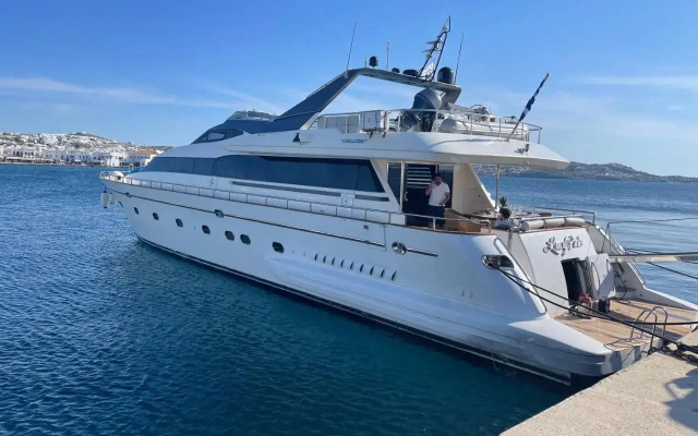 Falcon superyacht 100ft