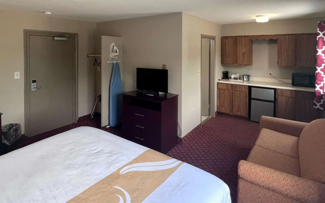 Rodeway Inn & Suites