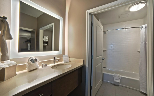 Staybridge Suites Houston - Humble Beltway 8 E by IHG