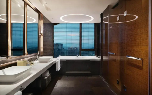 Sheraton Yunfu Xinxing Hotel