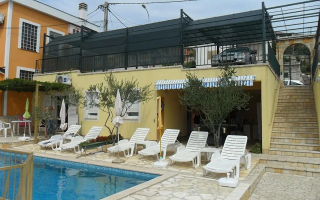 Zlato - With Pool - SA5 Maslina