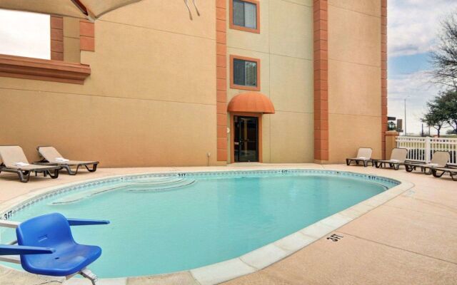 Spark by Hilton Grapevine DFW North