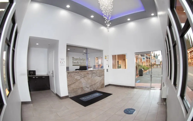Travelodge Inn & Suites By Wyndham West Covina